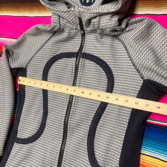 VTG Lululemon Scuba Hoodie Womens 10 Full Zip Rare Pattern Print Thumb Holes Y2K - Picture 7 of 8